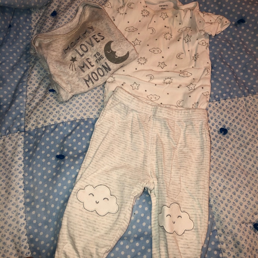 “Mommy loves me to the moon and back” set 🖤🤍